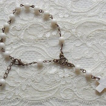 ロザリオ風ブレスレット（ホワイトコーラル）