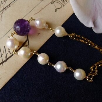 洋ナシアコヤ真珠とアメジストのブレスの画像