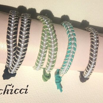 レザーとパールのブレスレット