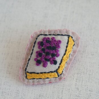 手刺繍ブローチ「小倉トースト2」の画像