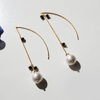 コットンパール＆ブラックスピネル Noir et blanc Elégant earrings P0037の画像