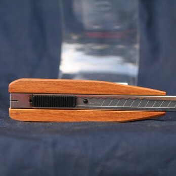 木製グリップカッターナイフ　桜(さくら)　船底デザインの画像