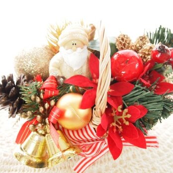 クリスマスが待ち遠しい花かごアレンジSGの画像