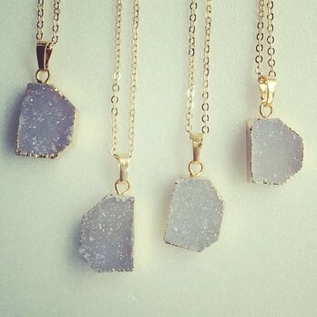 限定gray druzy pendantの画像