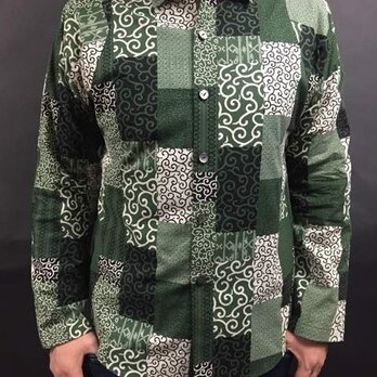 長袖和柄シャツ（パッチワーク調唐草模様）緑の画像