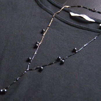 『Monotone』スウィング ネックレス（Haematite ）2/2の画像