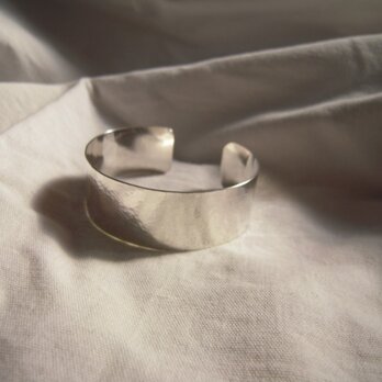 プレーンな幅広バングル　36