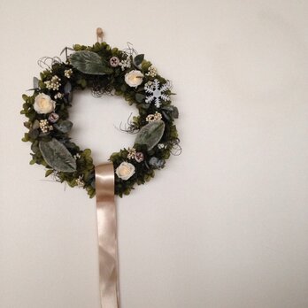 白バラとラムズイヤーのX’mas wreathの画像