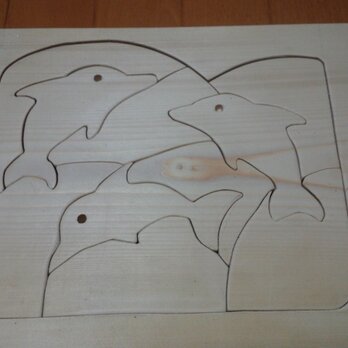 木のパズル　イルカの画像