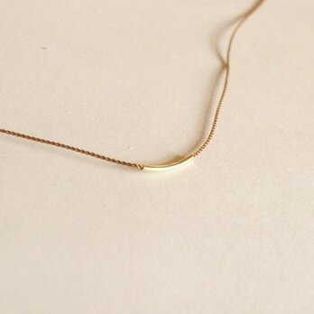 ブラウン　ナイロン curved necklace k18の画像