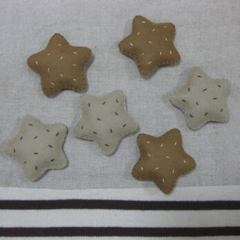 星型のチョコレートクッキー　ハンドメイド　フェルト　ままごとの画像