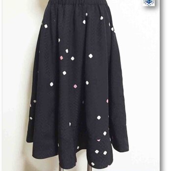 黒桧垣模様に水玉の着物リメイクスギャザーフレアカート33の画像