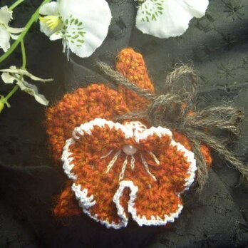 洋蘭★カトレアの花ヘアゴムorブローチの画像