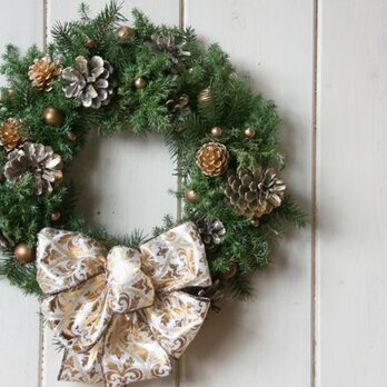 ゴールドのリボンのリース　