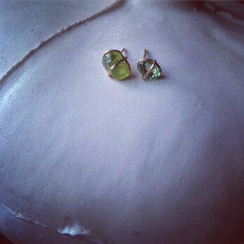 K10 Peridot Asymmetry pierceの画像