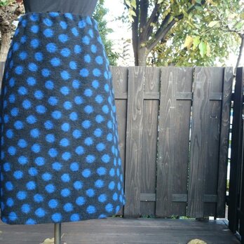 圧縮ウールニット、ブルーのドットスカートの画像