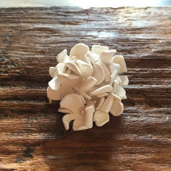革花のブローチピン&ヘアクリップ（パール) 白dの画像