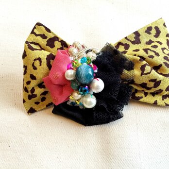 ヒョウ柄リボン風コサージュ
