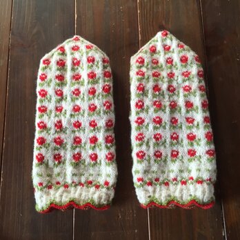 ラトビア伝統柄のミトン　小花 ホワイト