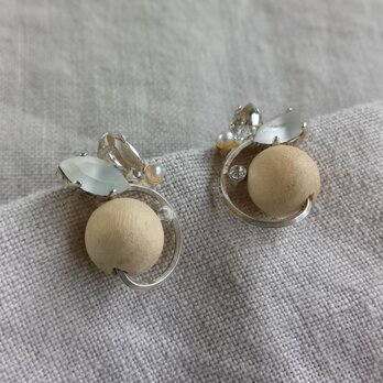 芽 ピアス(ホワイト）の画像