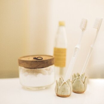 ハスの花の歯ブラシスタンド（ライト）＜陶器＞