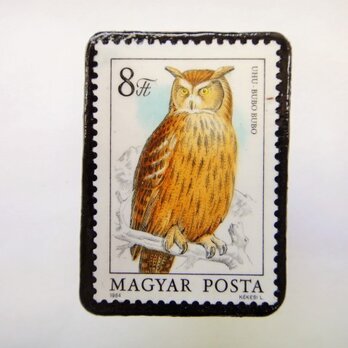 ハンガリー　ふくろう切手ブローチ626の画像
