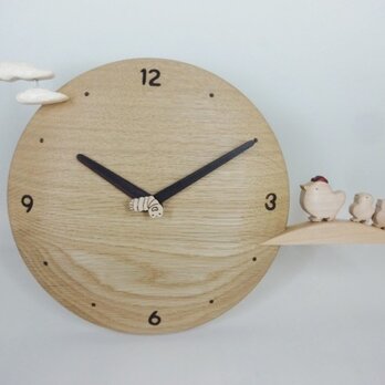 木製時計－ヒヨコの散歩（ナラ）の画像