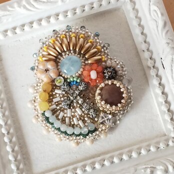 天然石とクロスのブローチ（再販）