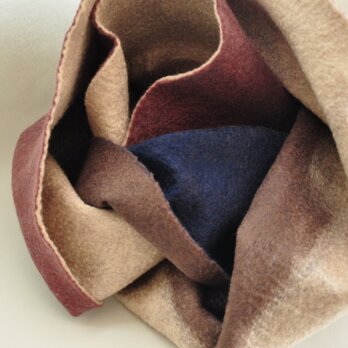 羊毛フェルトのスヌード
