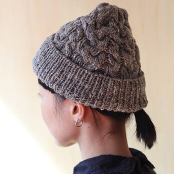 英国製糸使用 伝統柄ケーブル編みのツイードニット帽の画像
