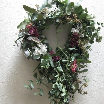 ユーカリと小さなバラのwreathの画像