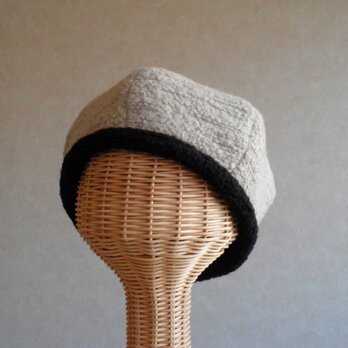 もこもこニット　６枚はぎベレー　ベージュ×ネイビー