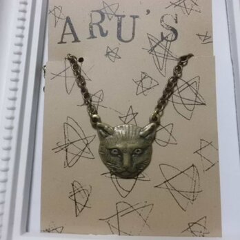 不機嫌な三角猫さんのネックレスの画像