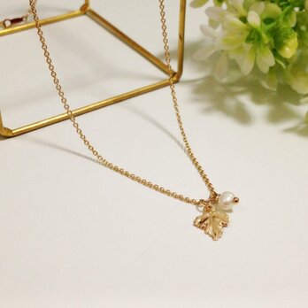 14kgf【jewelry series】leaf×fresh water pearl ネックレスの画像