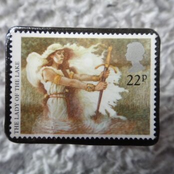 イギリス1985年　アーサー王物語切手ブローチ692の画像