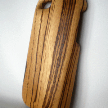 木製iPhoneケース（ゼブラウッド）の画像