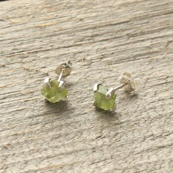 Peridot Natural Rough Rock Stud Pierce　Sterling Silverの画像