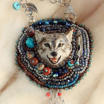 Wolf　ビーズ刺繍チャームの画像