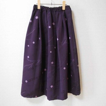 濃紫にピンクの絞り柄の羽織リメイクスカートの画像