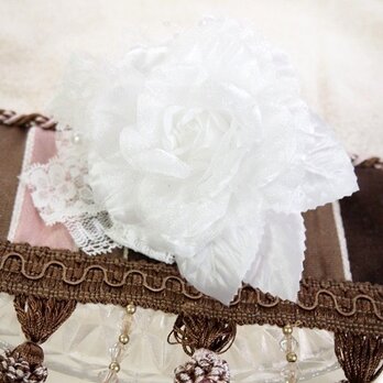 SOLD OUT卒園・入学・結婚式に華やかリボンの上品コサージュ・白ローズの画像