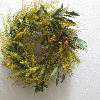 ミモザとオレンジの実のwreathの画像