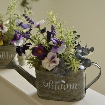 Blooming jugの画像