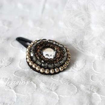 キラッとブラウンのビーズ刺繍ヘアピン♪