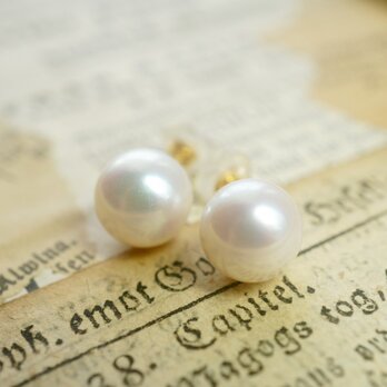 8.5mm up K18大粒あこや真珠の一粒ピアス