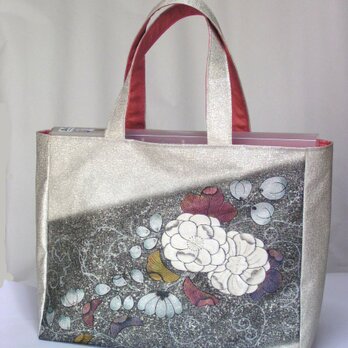 刺繍名古屋帯リメイク A4サイズが横に入る バッグの画像