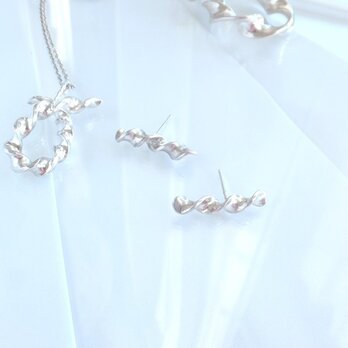 Twisted Silver Earring (Bar-line)の画像