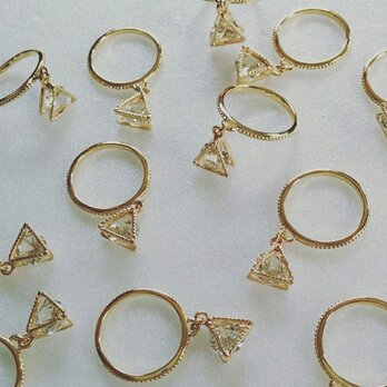 triangle in cz ringの画像