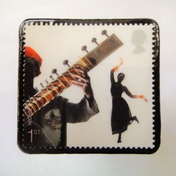 イギリス　ミュージシャン切手ブローチ905の画像