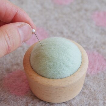 羊毛ピンクッション　はるいろグリーン