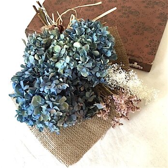 ブルー紫陽花のスワッグの画像